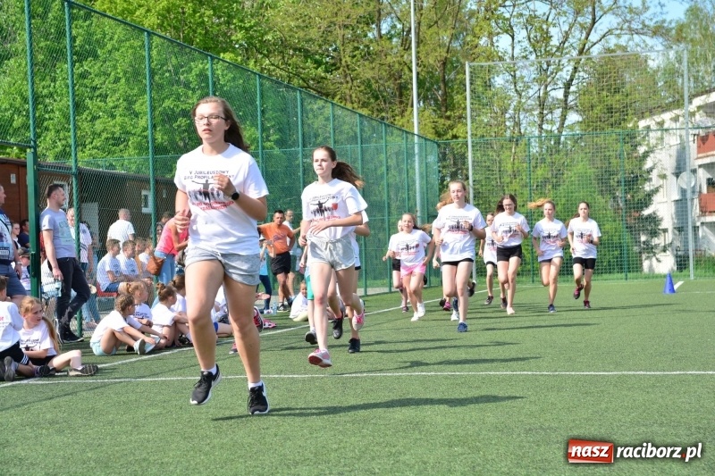 Zdjęcie w galerii na portalu naszraciborz.pl: Rozbiegane Krzanowice. V Bieg Profilaktyczny  wiadomości z regionu