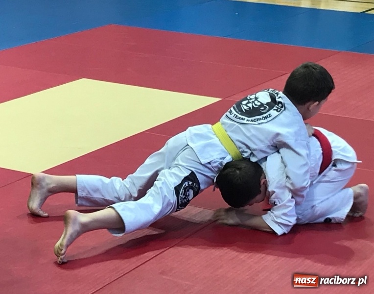 Zdjęcie w galerii na portalu naszraciborz.pl: Łamatorzy na podium w Katowicach wiadomości z regionu