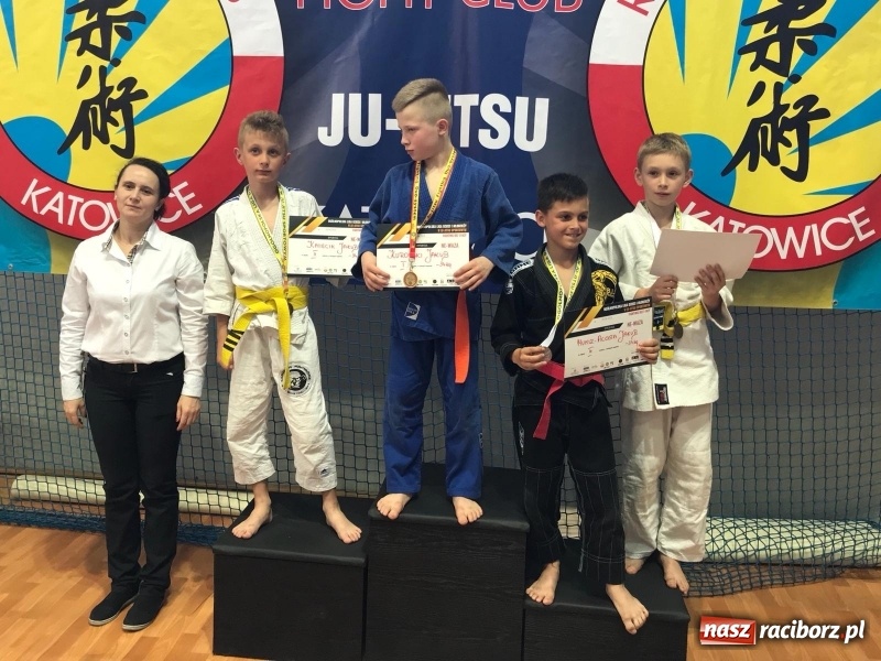 Zdjęcie w galerii na portalu naszraciborz.pl: Łamatorzy na podium w Katowicach wiadomości z regionu