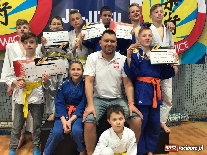 Zdjęcie w galerii na portalu naszraciborz.pl: Łamatorzy na podium w Katowicach wiadomości z regionu