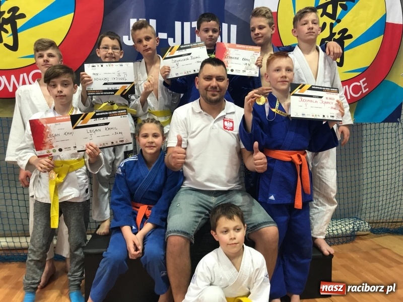 Zdjęcie w galerii na portalu naszraciborz.pl: Łamatorzy na podium w Katowicach wiadomości z regionu