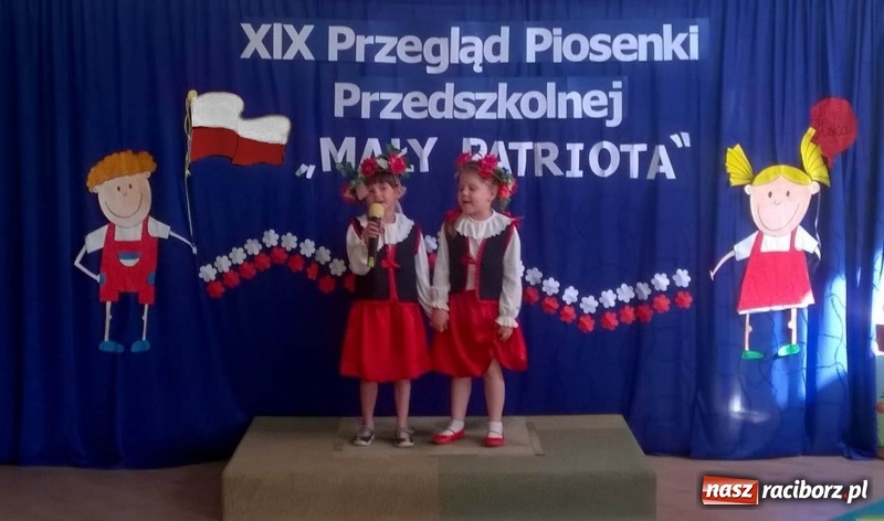 Zdjęcie w galerii na portalu naszraciborz.pl: Mali patrioci śpiewali w przedszkolu numer 15 wiadomości z regionu