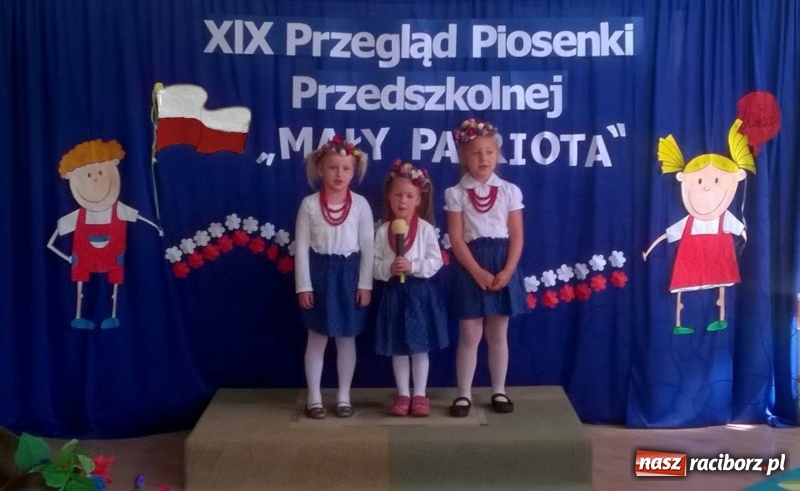 Zdjęcie w galerii na portalu naszraciborz.pl: Mali patrioci śpiewali w przedszkolu numer 15 wiadomości z regionu