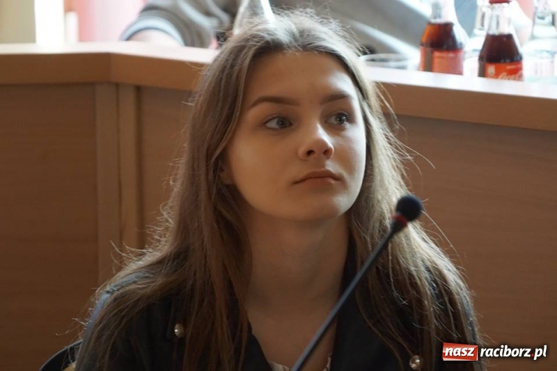 Zdjęcie w galerii na portalu naszraciborz.pl: Młodzi goście z Roth w ratuszu  wiadomości z regionu