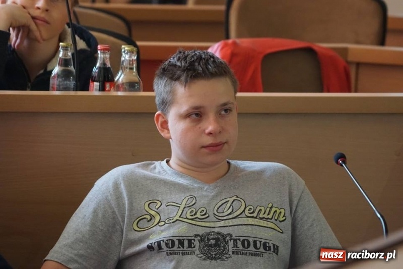 Zdjęcie w galerii na portalu naszraciborz.pl: Młodzi goście z Roth w ratuszu  wiadomości z regionu