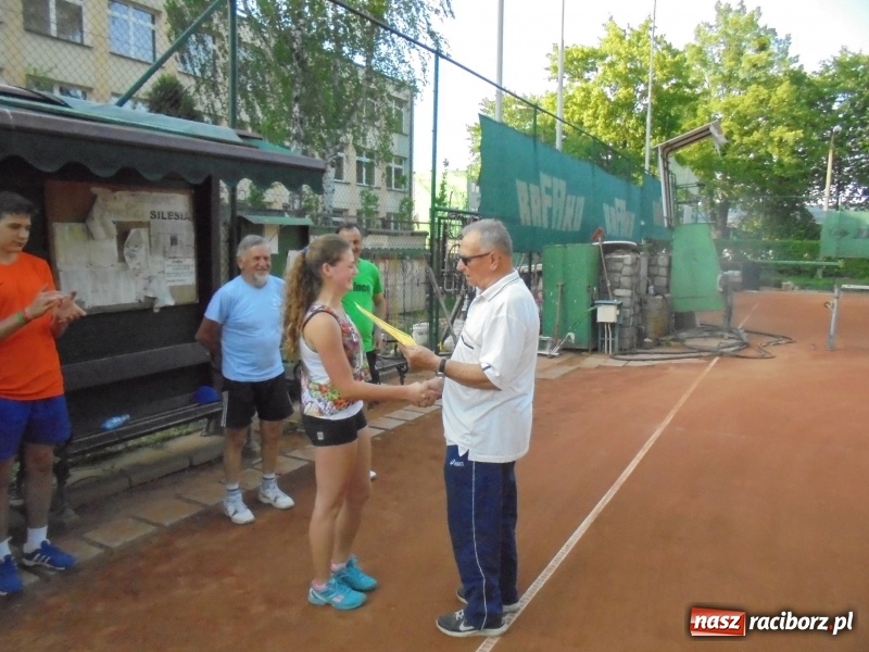 Zdjęcie w galerii na portalu naszraciborz.pl: Singlowy turniej na kortach TKKF Rafako za nami wiadomości z regionu