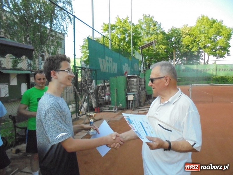 Zdjęcie w galerii na portalu naszraciborz.pl: Singlowy turniej na kortach TKKF Rafako za nami wiadomości z regionu
