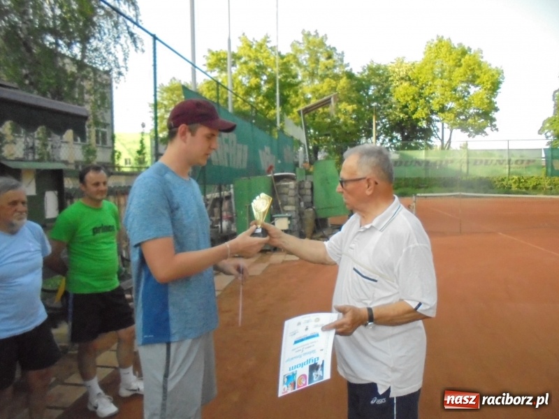 Zdjęcie w galerii na portalu naszraciborz.pl: Singlowy turniej na kortach TKKF Rafako za nami wiadomości z regionu