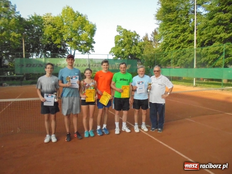 Zdjęcie w galerii na portalu naszraciborz.pl: Singlowy turniej na kortach TKKF Rafako za nami wiadomości z regionu
