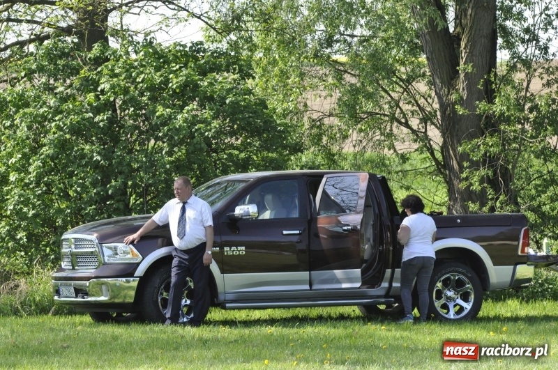 Zdjęcie w galerii na portalu naszraciborz.pl: Zawody w powożeniu na początek majówki konnej w Kornicach wiadomości z regionu
