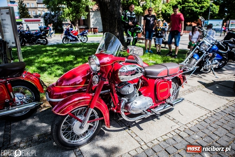 Zdjęcie w galerii na portalu naszraciborz.pl: Parada motocyklistów ulicami Raciborza wiadomości z regionu
