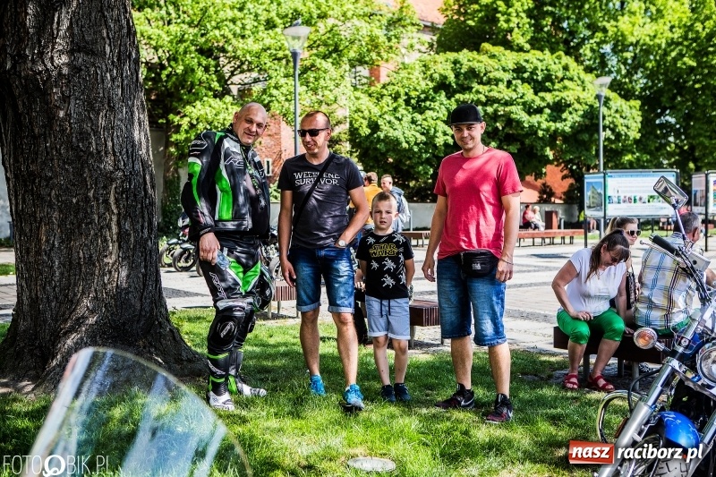 Zdjęcie w galerii na portalu naszraciborz.pl: Parada motocyklistów ulicami Raciborza wiadomości z regionu