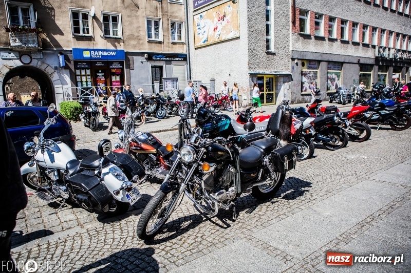 Zdjęcie w galerii na portalu naszraciborz.pl: Parada motocyklistów ulicami Raciborza wiadomości z regionu