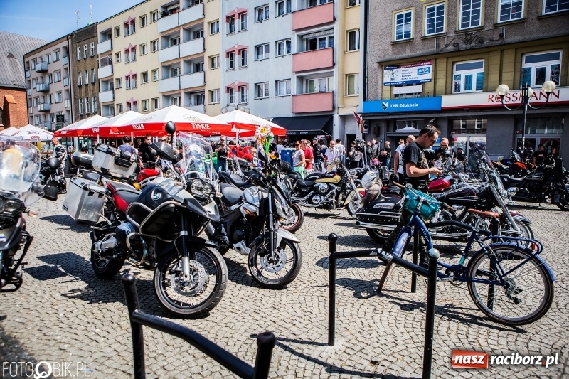 Zdjęcie w galerii na portalu naszraciborz.pl: Parada motocyklistów ulicami Raciborza wiadomości z regionu