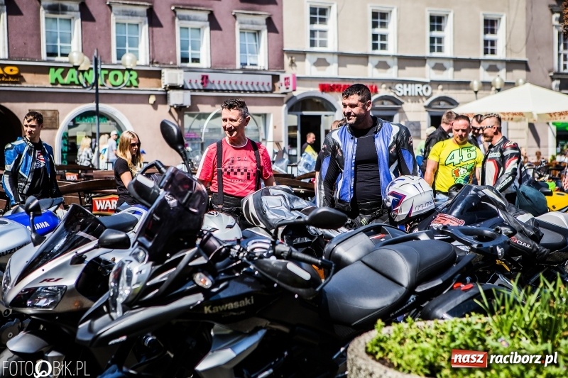 Zdjęcie w galerii na portalu naszraciborz.pl: Parada motocyklistów ulicami Raciborza wiadomości z regionu