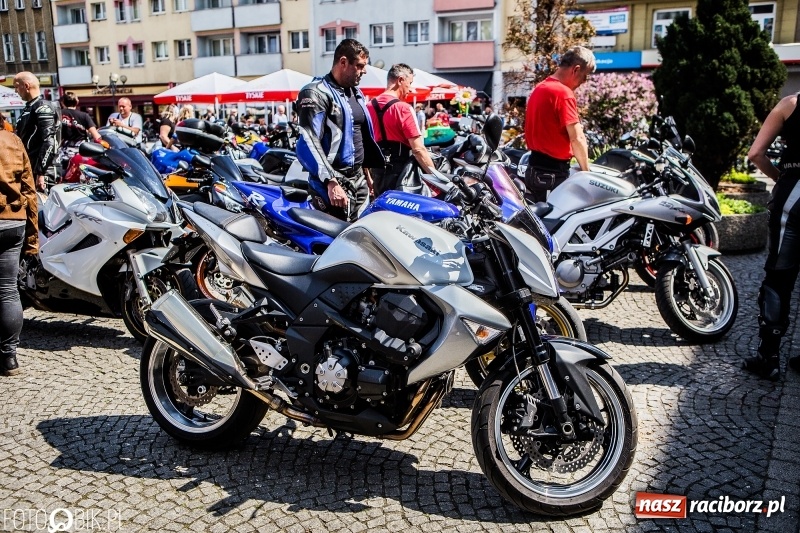 Zdjęcie w galerii na portalu naszraciborz.pl: Parada motocyklistów ulicami Raciborza wiadomości z regionu