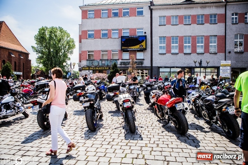 Zdjęcie w galerii na portalu naszraciborz.pl: Parada motocyklistów ulicami Raciborza wiadomości z regionu