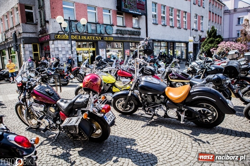 Zdjęcie w galerii na portalu naszraciborz.pl: Parada motocyklistów ulicami Raciborza wiadomości z regionu