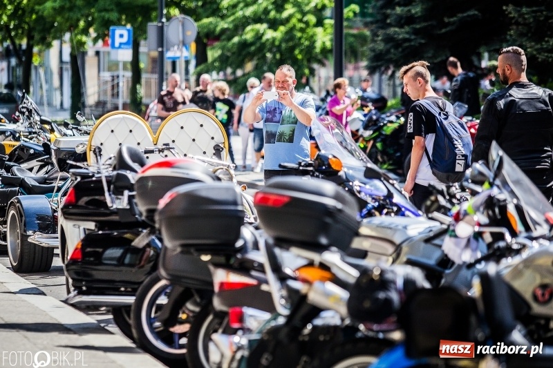 Zdjęcie w galerii na portalu naszraciborz.pl: Parada motocyklistów ulicami Raciborza wiadomości z regionu