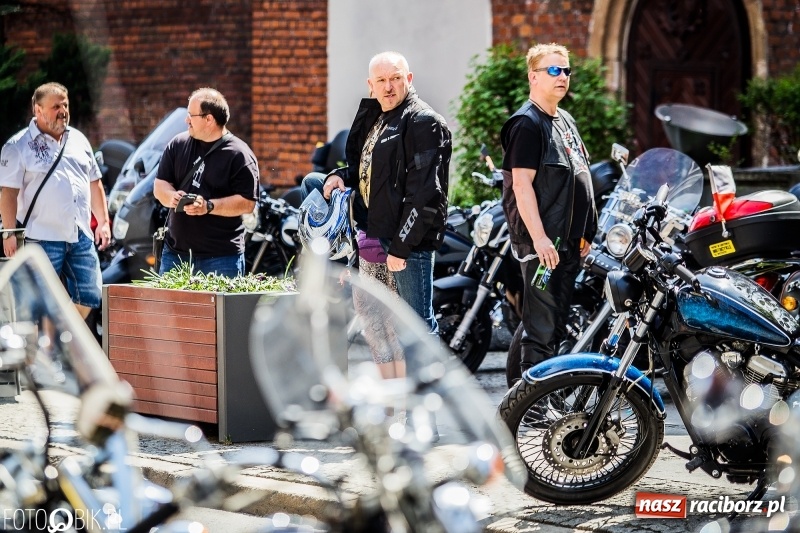 Zdjęcie w galerii na portalu naszraciborz.pl: Parada motocyklistów ulicami Raciborza wiadomości z regionu