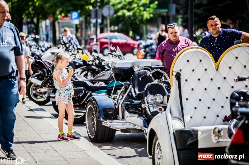 Zdjęcie w galerii na portalu naszraciborz.pl: Parada motocyklistów ulicami Raciborza wiadomości z regionu