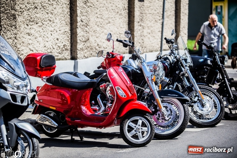 Zdjęcie w galerii na portalu naszraciborz.pl: Parada motocyklistów ulicami Raciborza wiadomości z regionu