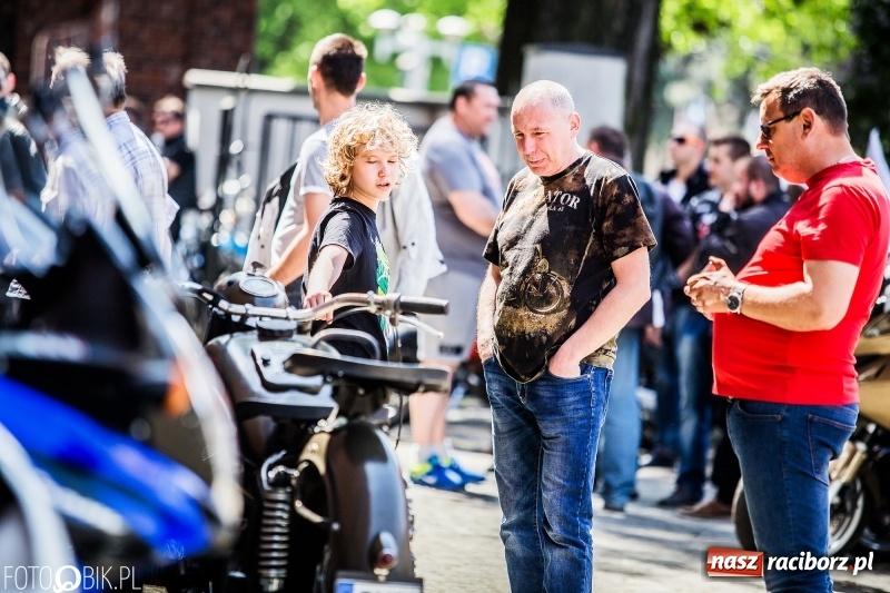Zdjęcie w galerii na portalu naszraciborz.pl: Parada motocyklistów ulicami Raciborza wiadomości z regionu