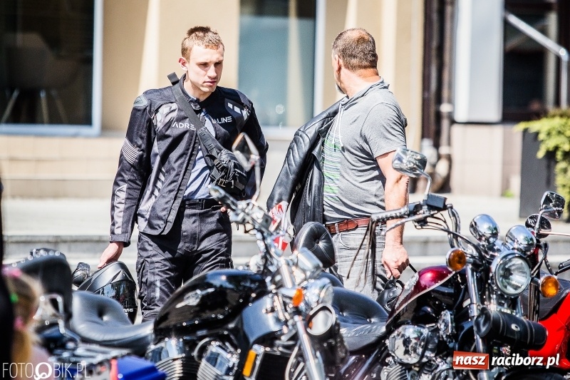 Zdjęcie w galerii na portalu naszraciborz.pl: Parada motocyklistów ulicami Raciborza wiadomości z regionu