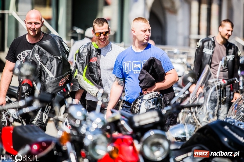 Zdjęcie w galerii na portalu naszraciborz.pl: Parada motocyklistów ulicami Raciborza wiadomości z regionu