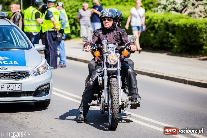 Zdjęcie w galerii na portalu naszraciborz.pl: Parada motocyklistów ulicami Raciborza wiadomości z regionu