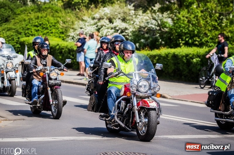 Zdjęcie w galerii na portalu naszraciborz.pl: Parada motocyklistów ulicami Raciborza wiadomości z regionu