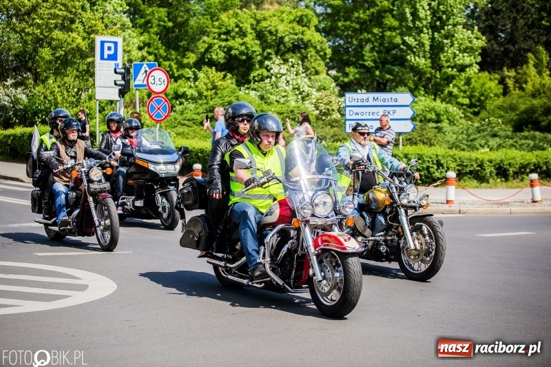 Zdjęcie w galerii na portalu naszraciborz.pl: Parada motocyklistów ulicami Raciborza wiadomości z regionu