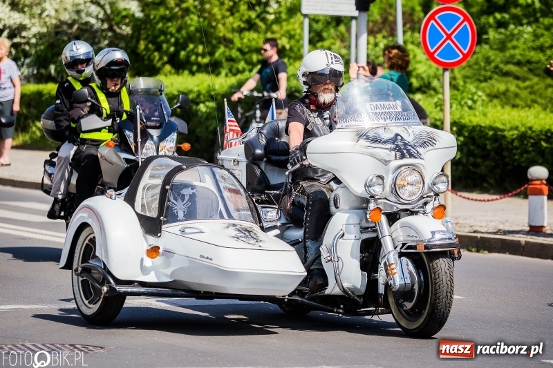 Zdjęcie w galerii na portalu naszraciborz.pl: Parada motocyklistów ulicami Raciborza wiadomości z regionu