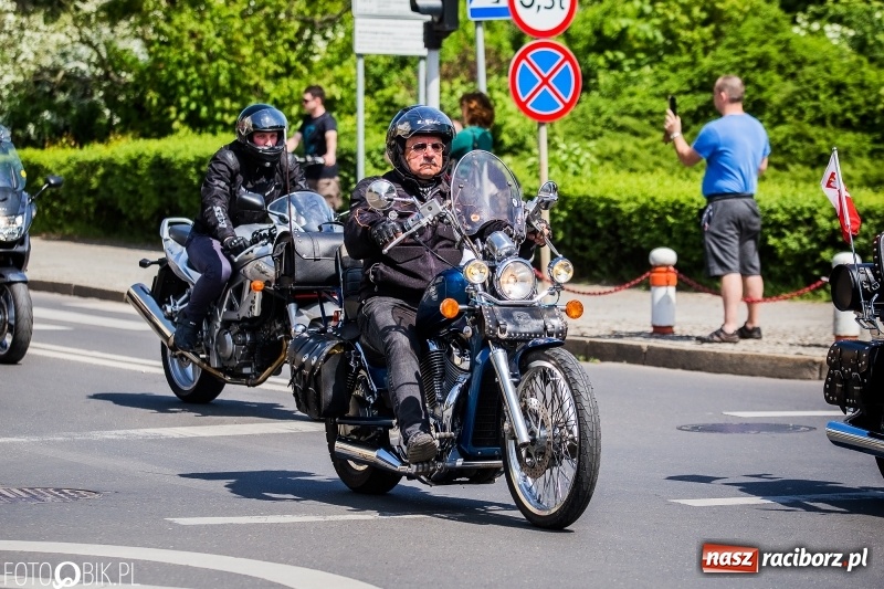 Zdjęcie w galerii na portalu naszraciborz.pl: Parada motocyklistów ulicami Raciborza wiadomości z regionu
