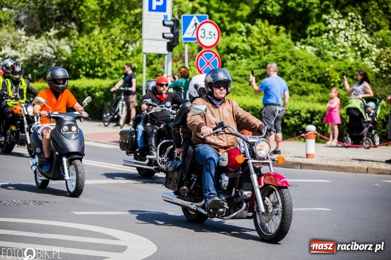 Zdjęcie w galerii na portalu naszraciborz.pl: Parada motocyklistów ulicami Raciborza wiadomości z regionu