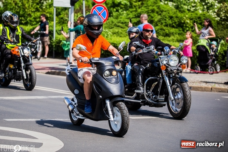 Zdjęcie w galerii na portalu naszraciborz.pl: Parada motocyklistów ulicami Raciborza wiadomości z regionu
