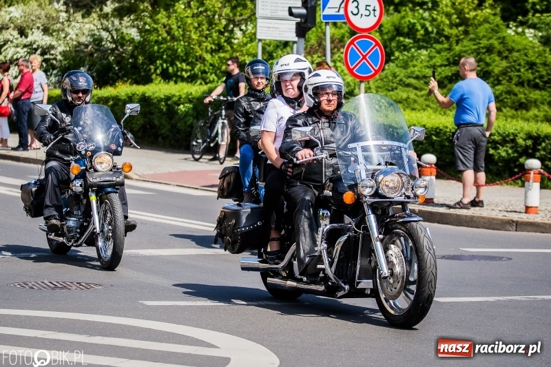 Zdjęcie w galerii na portalu naszraciborz.pl: Parada motocyklistów ulicami Raciborza wiadomości z regionu