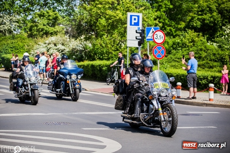 Zdjęcie w galerii na portalu naszraciborz.pl: Parada motocyklistów ulicami Raciborza wiadomości z regionu