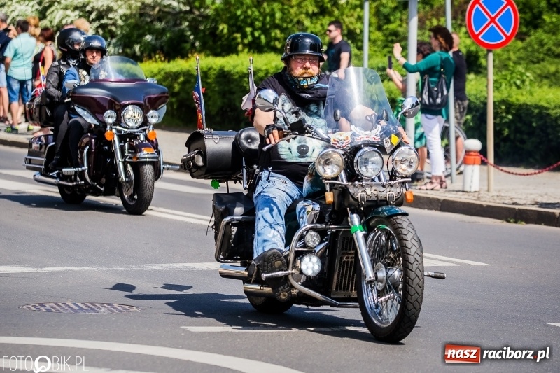 Zdjęcie w galerii na portalu naszraciborz.pl: Parada motocyklistów ulicami Raciborza wiadomości z regionu