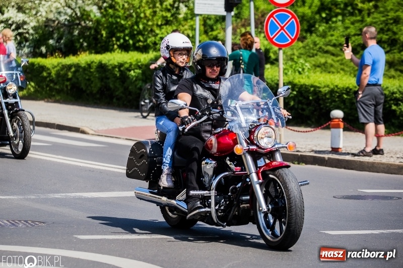 Zdjęcie w galerii na portalu naszraciborz.pl: Parada motocyklistów ulicami Raciborza wiadomości z regionu