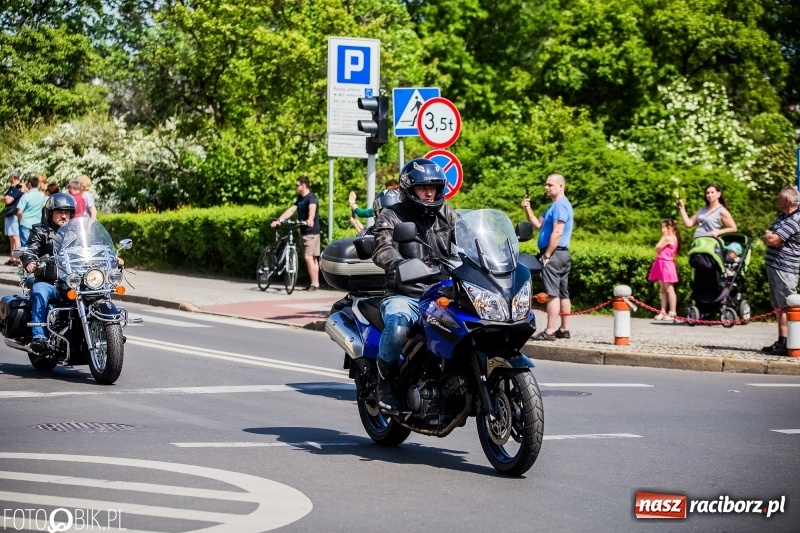 Zdjęcie w galerii na portalu naszraciborz.pl: Parada motocyklistów ulicami Raciborza wiadomości z regionu
