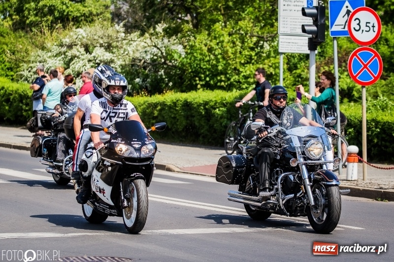 Zdjęcie w galerii na portalu naszraciborz.pl: Parada motocyklistów ulicami Raciborza wiadomości z regionu