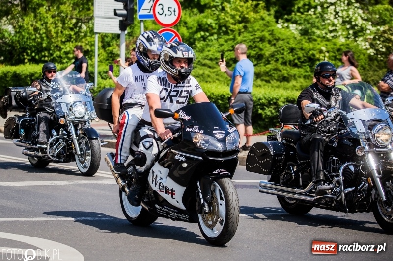Zdjęcie w galerii na portalu naszraciborz.pl: Parada motocyklistów ulicami Raciborza wiadomości z regionu