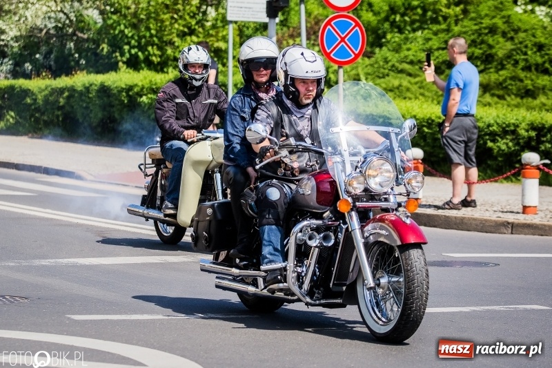Zdjęcie w galerii na portalu naszraciborz.pl: Parada motocyklistów ulicami Raciborza wiadomości z regionu