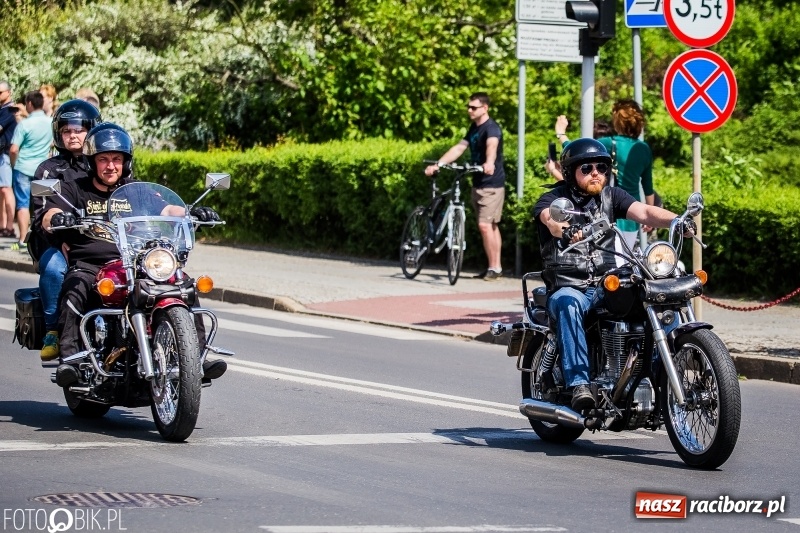 Zdjęcie w galerii na portalu naszraciborz.pl: Parada motocyklistów ulicami Raciborza wiadomości z regionu