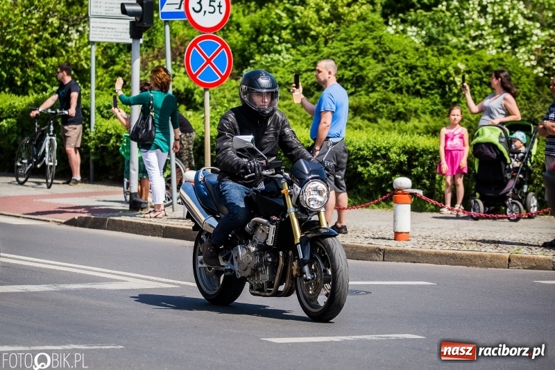 Zdjęcie w galerii na portalu naszraciborz.pl: Parada motocyklistów ulicami Raciborza wiadomości z regionu