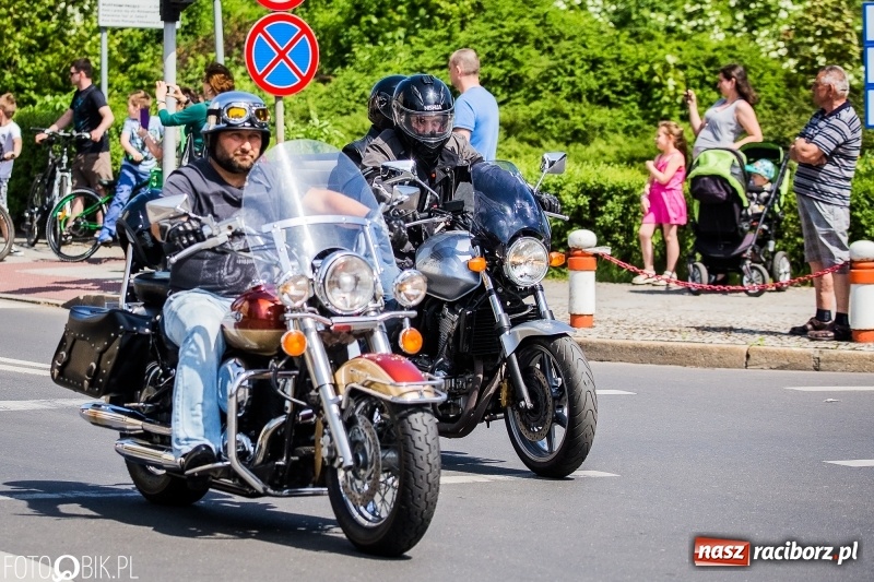 Zdjęcie w galerii na portalu naszraciborz.pl: Parada motocyklistów ulicami Raciborza wiadomości z regionu