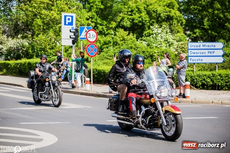 Zdjęcie w galerii na portalu naszraciborz.pl: Parada motocyklistów ulicami Raciborza wiadomości z regionu