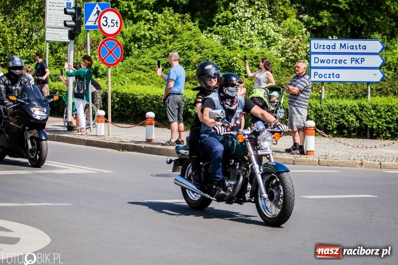 Zdjęcie w galerii na portalu naszraciborz.pl: Parada motocyklistów ulicami Raciborza wiadomości z regionu