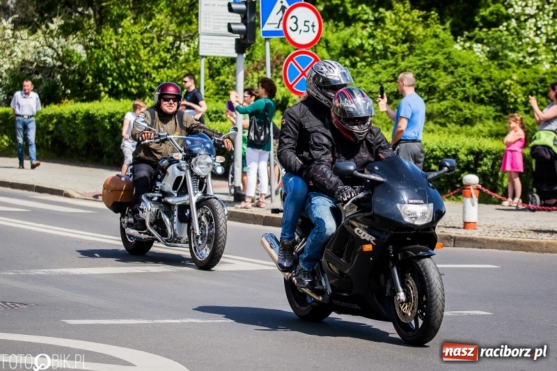 Zdjęcie w galerii na portalu naszraciborz.pl: Parada motocyklistów ulicami Raciborza wiadomości z regionu